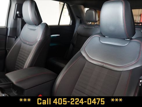 Used 2025 Ford Explorer ST-Line w/ Premium Package RWD image 17