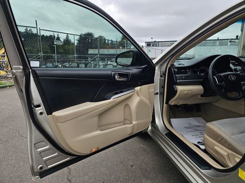 Used 2014 Toyota Camry LE FWD image 18
