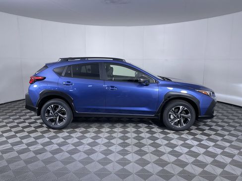 Used 2025 Subaru Crosstrek 2.0i Premium w/ Crosstrek Mirror Package image 10