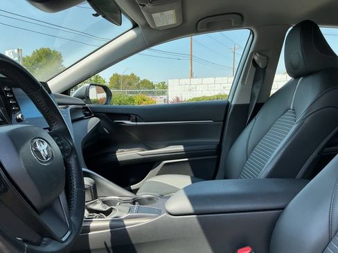 Used 2023 Toyota Camry SE FWD image 11