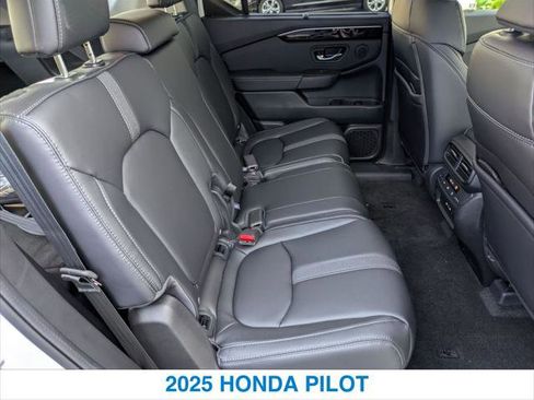 New 2025 Honda Pilot Touring image 24