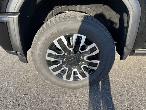 New 2025 GMC Sierra 3500 Denali Ultimate image 24