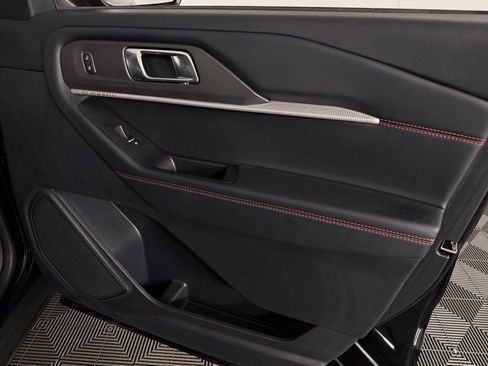 Used 2025 Ford Explorer ST-Line w/ ST-Line Street Pack image 37