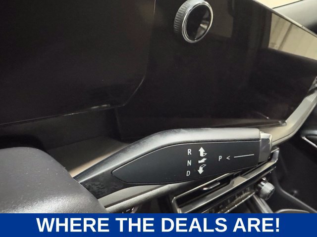 Used 2024 Chevrolet Traverse LT FWD image 24
