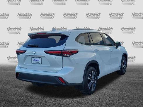 Used 2025 Toyota Highlander XLE AWD/4WD image 7