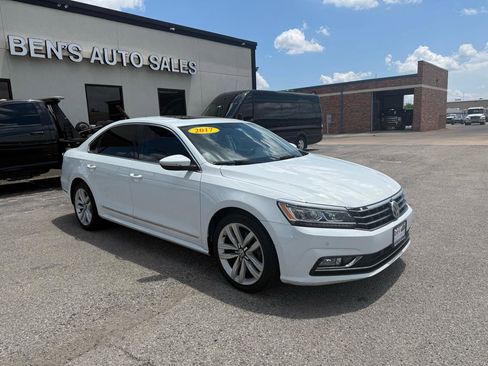 Used 2017 Volkswagen Passat 1.8T SE FWD image 4