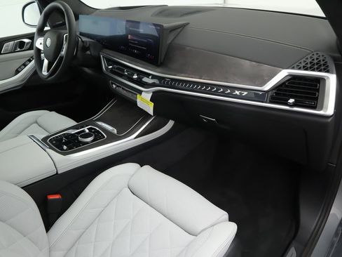 Used 2026 BMW X7 xDrive40i AWD/4WD image 19