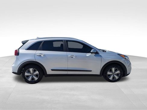 Used 2019 Kia Niro LX image 3