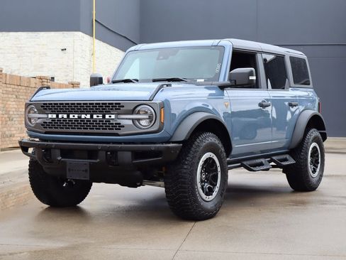 Used 2023 Ford Bronco Badlands w/ Sasquatch Package AWD/4WD image 2