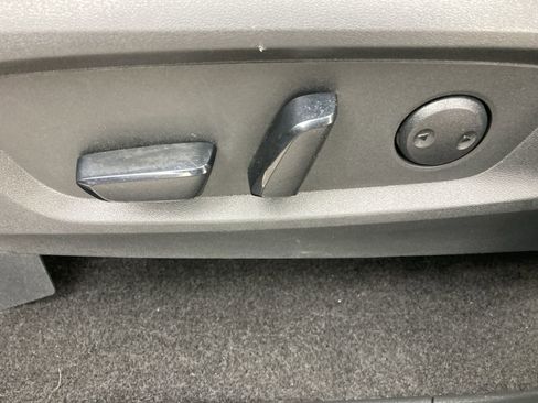 Used 2024 Nissan Pathfinder SV image 14