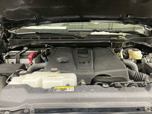 Used 2024 Toyota Tundra Limited image 26