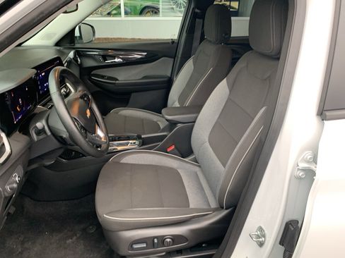 Used 2025 Chevrolet TrailBlazer LT w/ Convenience Package image 18