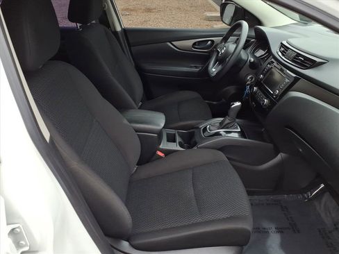 Used 2019 Nissan Rogue Sport S image 11