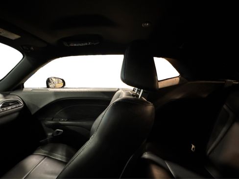 Used 2015 Dodge Challenger SXT Plus image 39