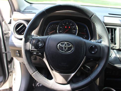 Used 2014 Toyota RAV4 Limited w/ Technology Package AWD/4WD image 18