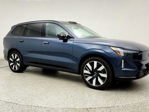 Used 2025 Volvo EX90 Ultra AWD/4WD image 3