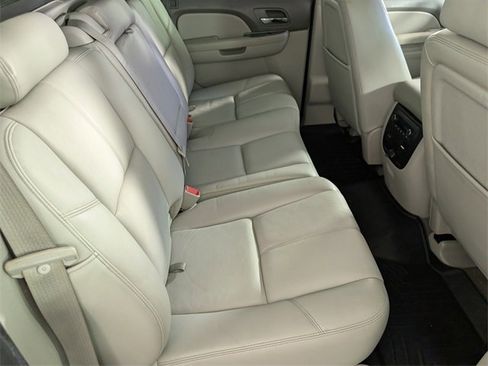 Used 2011 Chevrolet Avalanche LT w/ Luxury Package image 18