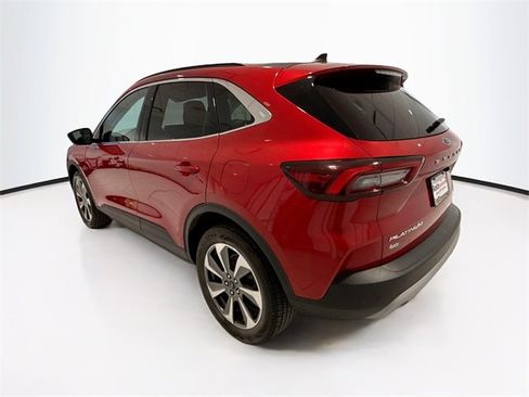 Used 2023 Ford Escape Platinum image 5