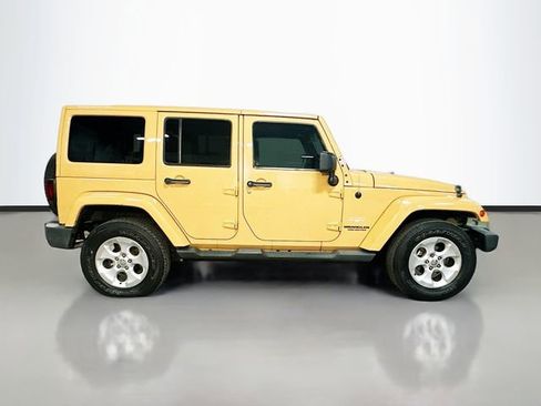 Used 2013 Jeep Wrangler Unlimited Sahara image 5