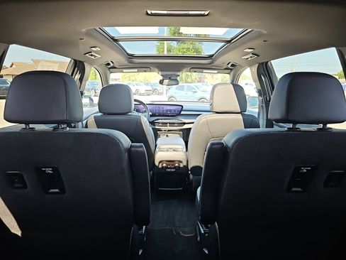 Used 2025 Buick Enclave Sport Touring w/ Super Cruise Package FWD image 30