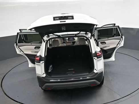 Used 2023 Nissan Rogue SV w/ SV Premium B Package image 50