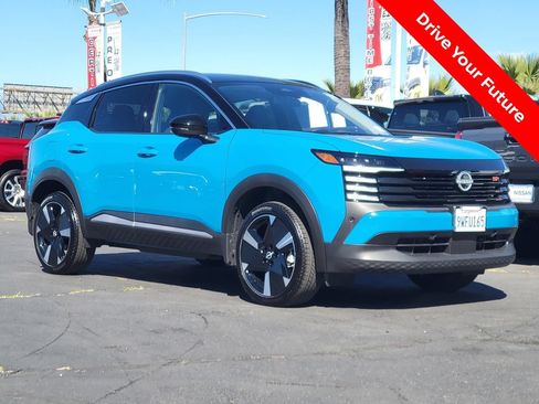 Used 2025 Nissan Kicks SR FWD image 34