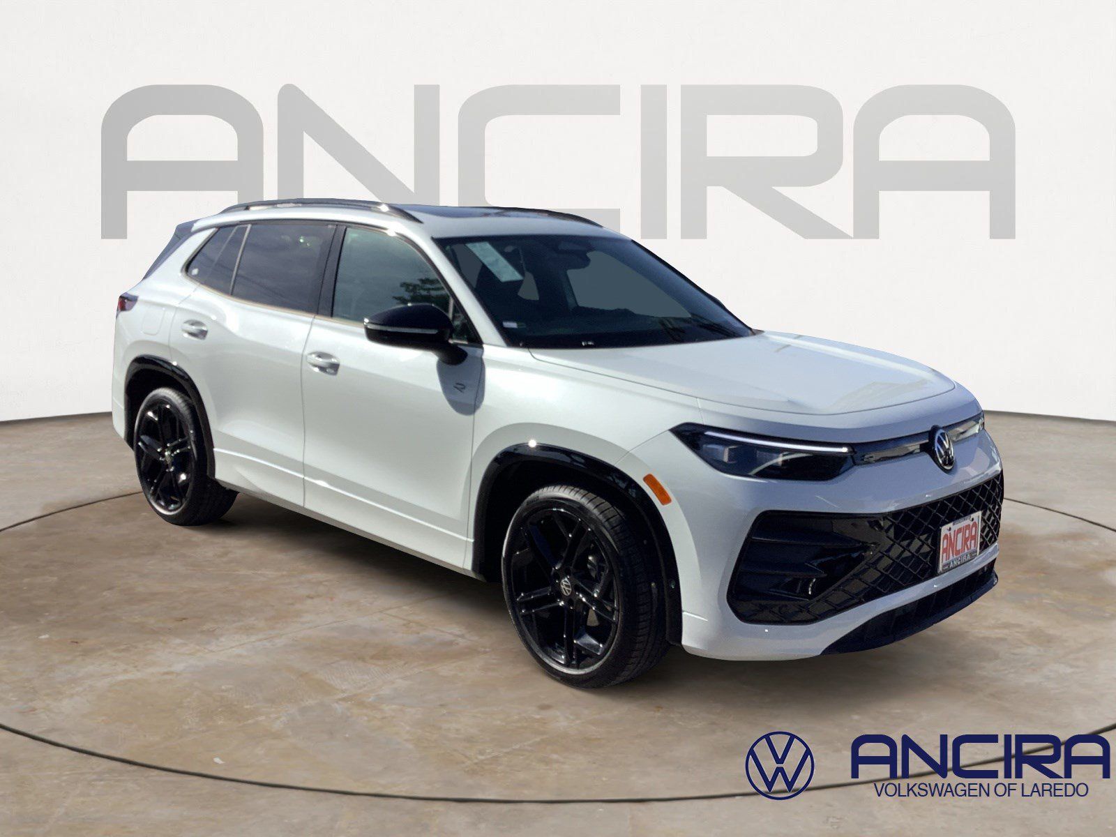 New 2026 Volkswagen Tiguan SE R-Line FWD image 1