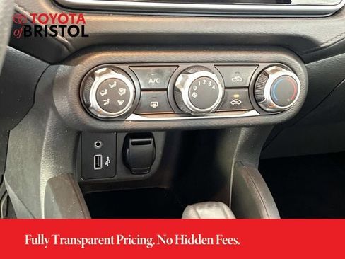 Used 2020 Nissan Versa S FWD image 28
