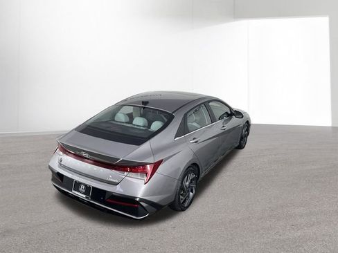 Used 2024 Hyundai Elantra Limited FWD image 41