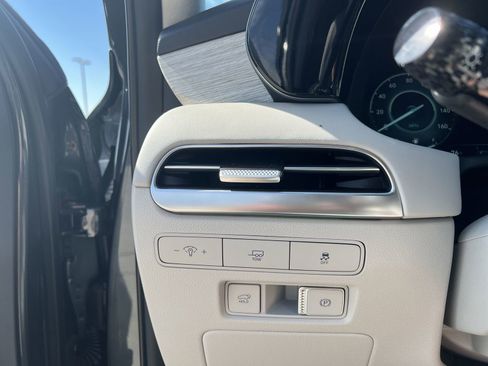 Used 2024 Hyundai Palisade Calligraphy image 18