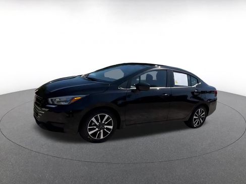 Used 2025 Nissan Versa SV FWD image 8