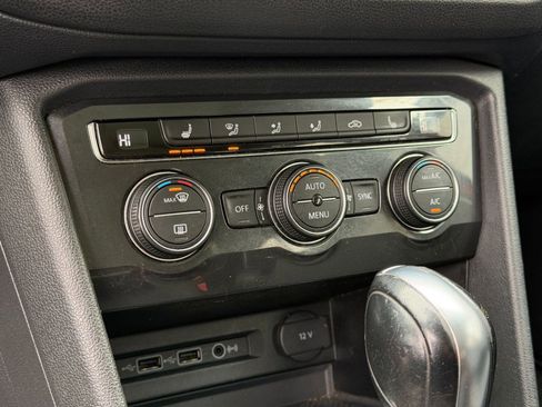 Used 2019 Volkswagen Tiguan SE w/ Panoramic Sunroof Package image 21