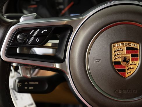 Certified 2018 Porsche 911 Carrera 4S image 10