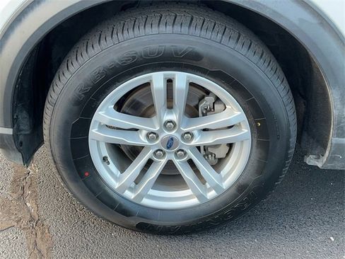 Used 2020 Ford Explorer XLT image 9