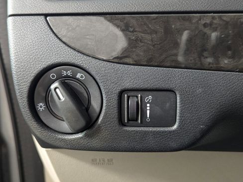 Used 2015 Dodge Grand Caravan American Value Package w/ UConnect Hands-Free Group image 15