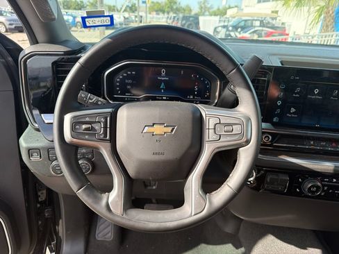 Used 2025 Chevrolet Silverado 2500 LT w/ Convenience Package AWD/4WD image 17