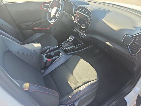 Used 2025 Kia Soul GT-Line FWD image 13