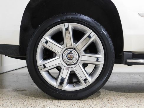 Used 2015 Cadillac Escalade Luxury image 97