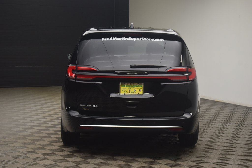 New 2027 Chrysler Pacifica Select w/ Family Tech Group FWD image 13