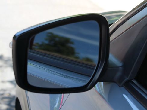 Used 2023 Nissan Kicks SR FWD image 46
