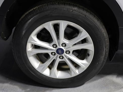 Used 2017 Ford Escape SE AWD/4WD image 33