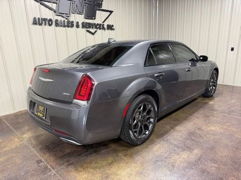 Used 2018 Chrysler 300 S AWD/4WD image 8