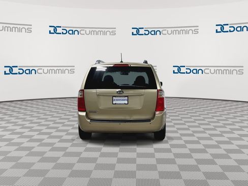 Used 2010 Kia Sedona LX image 7