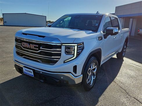 Used 2024 GMC Sierra 1500 SLT image 12