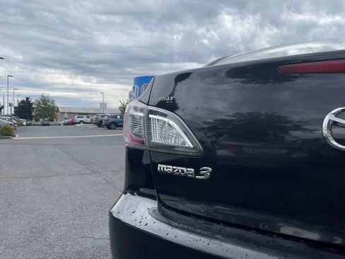 Used 2011 MAZDA MAZDA3 i Sport FWD image 14