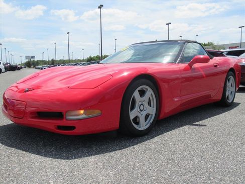 Used 1998 Chevrolet Corvette Convertible w/ Performance Handling Pkg RWD image 3
