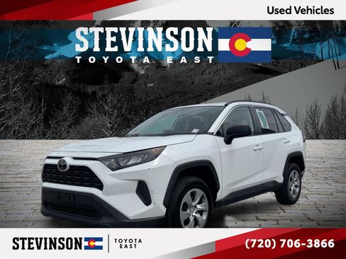 Used 2019 Toyota RAV4 LE FWD image 1