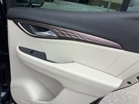 Used 2021 Buick Envision Avenir w/ Technology Package II AWD/4WD image 22