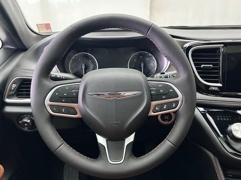 New 2026 Chrysler Pacifica Pinnacle image 30