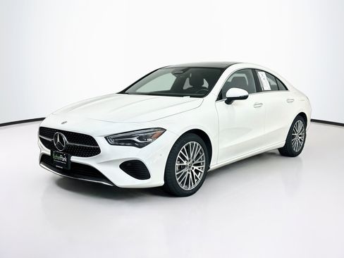 Used 2025 Mercedes-Benz CLA 250 4MATIC image 3